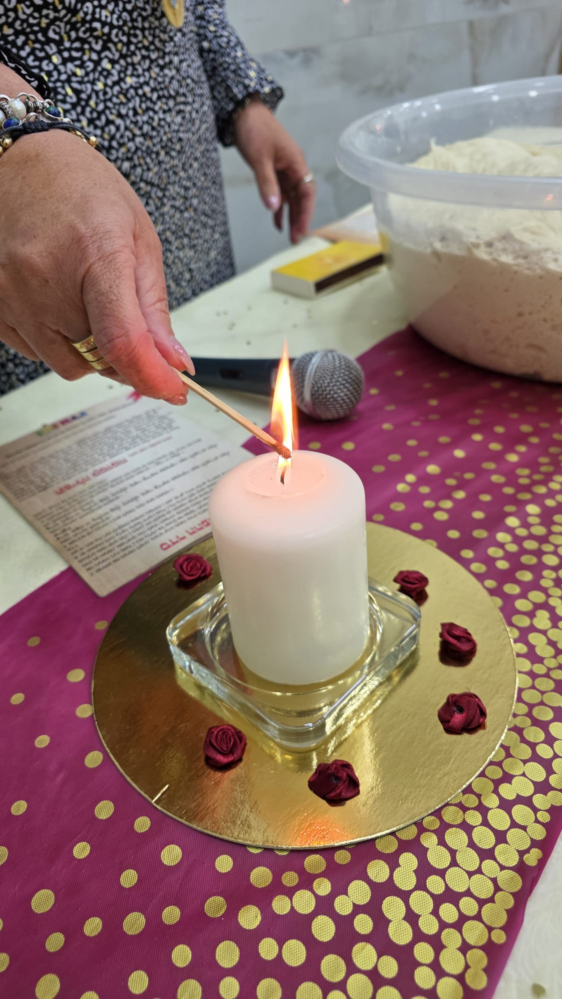 הדלקת נר לפתיחת מפגש הפרשת חלה